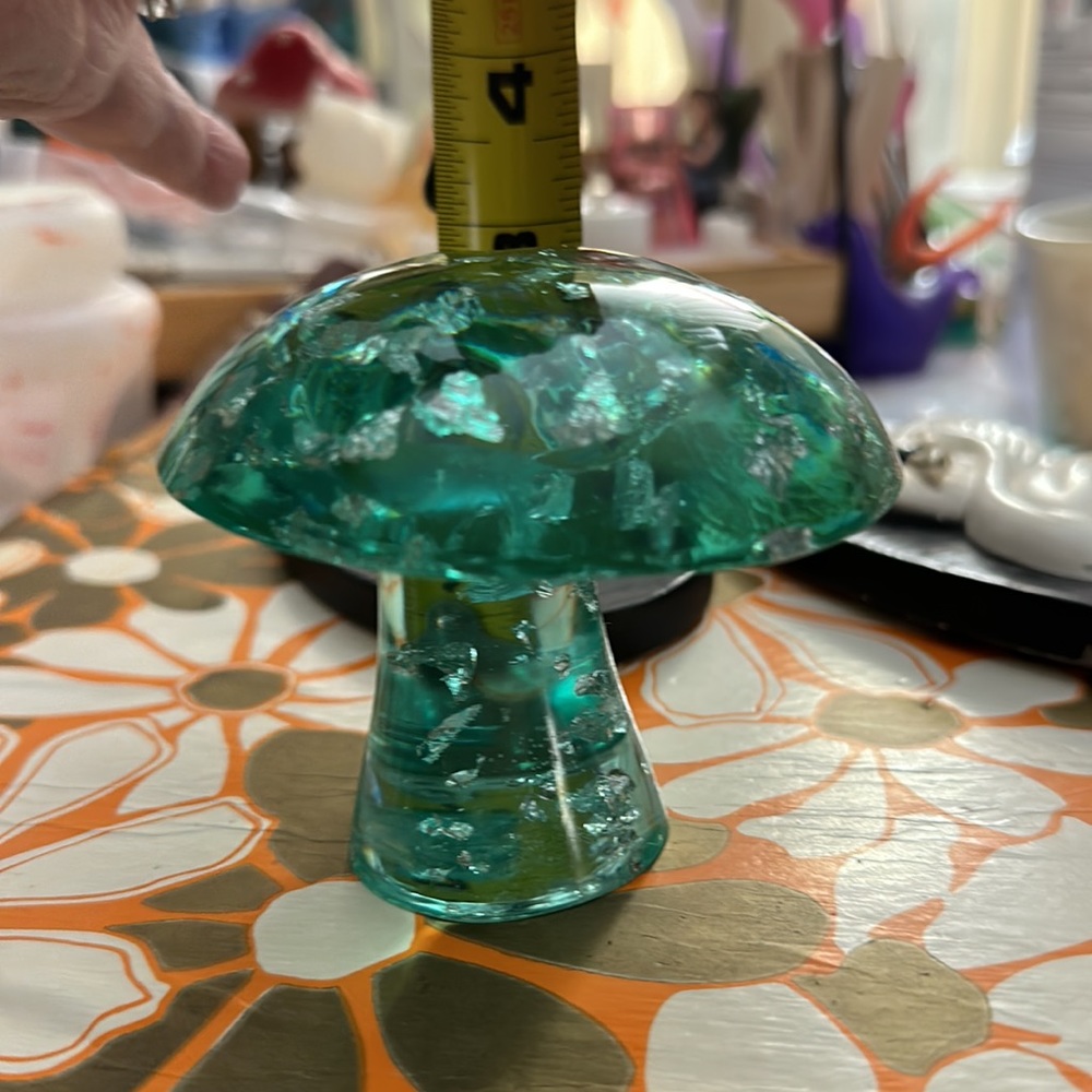Resin mushroom - Picture 3 of 7